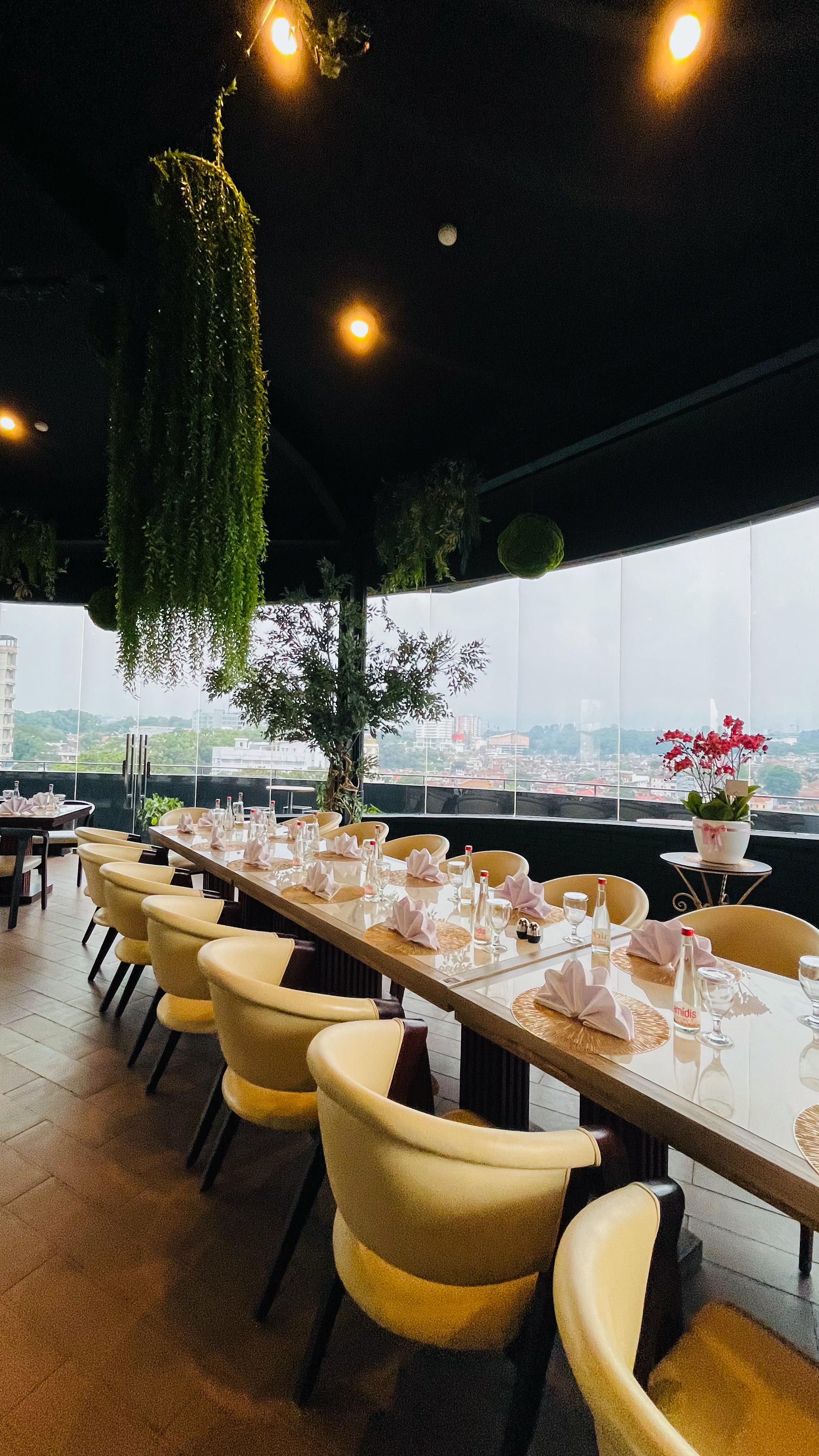 Grandia's Eighty Two Bistro