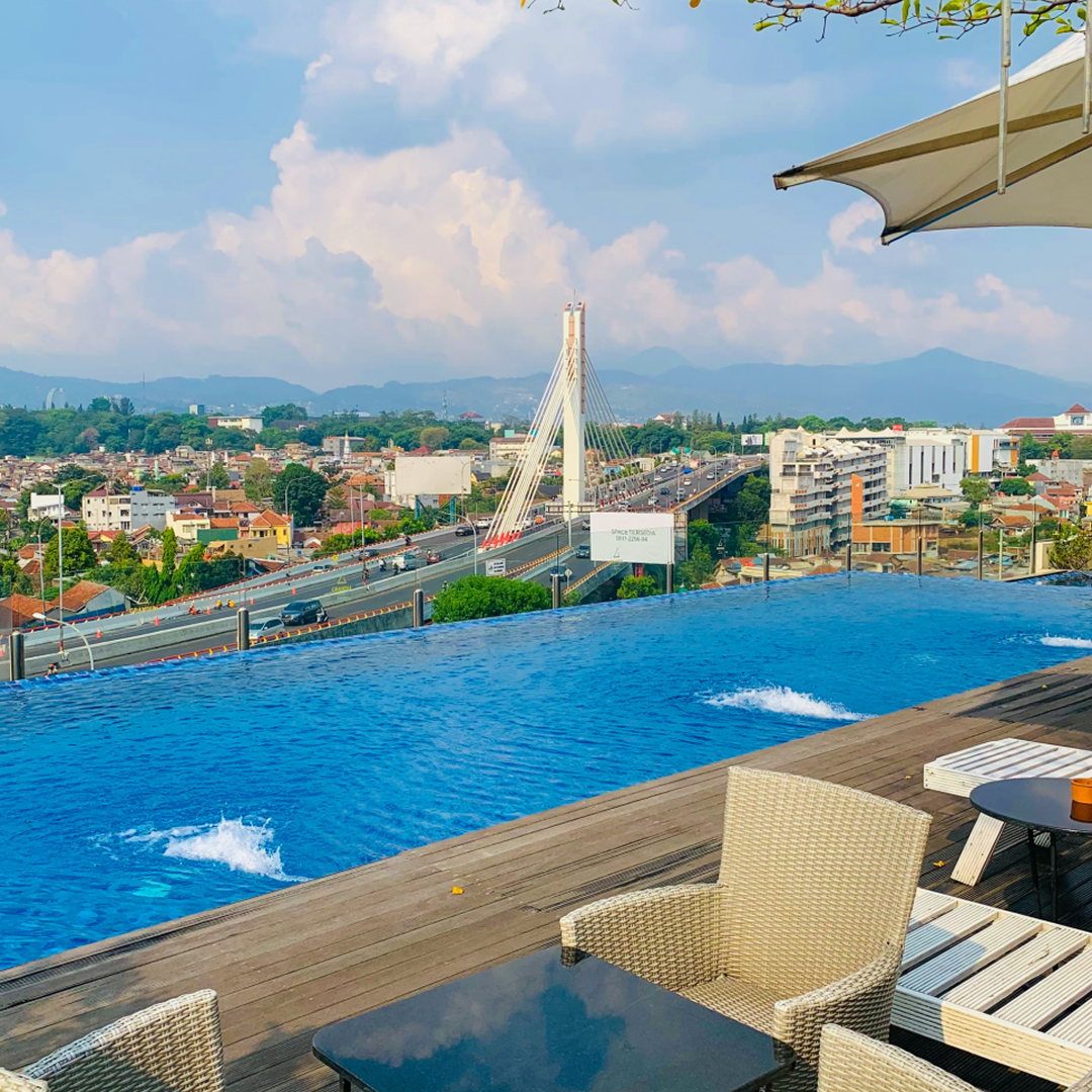 GRANDIA'S SWIMMING POOL